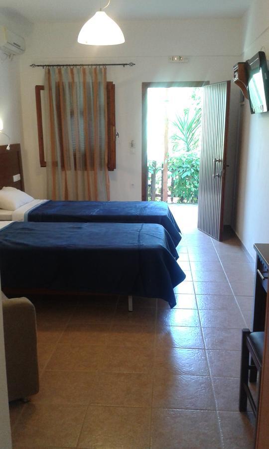 Appartement Megalos Mourtias à Alónnisos Extérieur photo