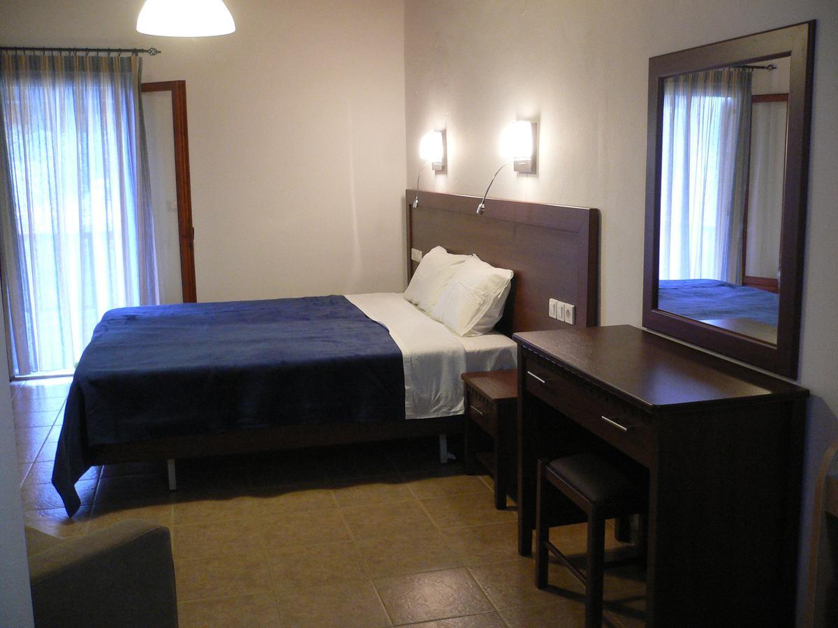 Appartement Megalos Mourtias à Alónnisos Extérieur photo